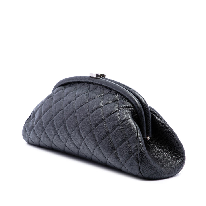 Chanel Matelassé Timeless Kisslock Pochette Cuir caviar Noir – vue 2 – GABY PARIS