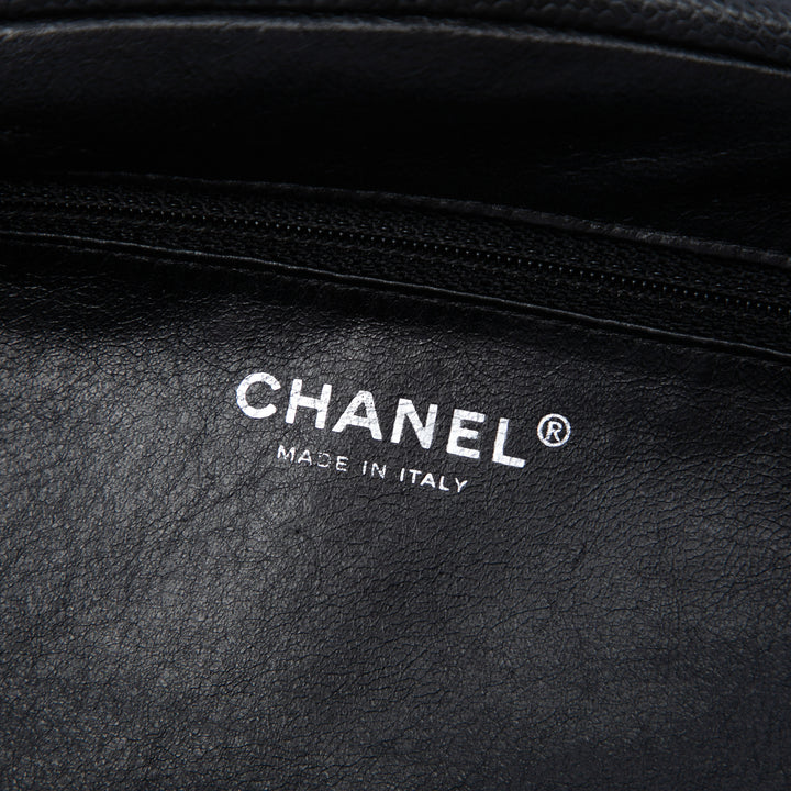Chanel Matelassé Timeless Kisslock Pochette Cuir caviar Noir – vue 5 – GABY PARIS
