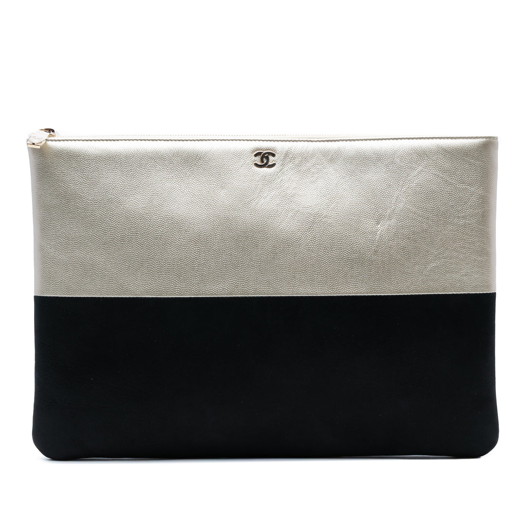Chanel Medium Bicolor Caviar and Iridescent Cuir de veau O Étui Pochette Doré – GABY PARIS Authentique
