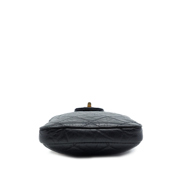 Chanel Matelassé vieilli Reissue 2.55 Étui téléphone avec chaîne Cuir de veau Noir – vue 3 – GABY PARIS