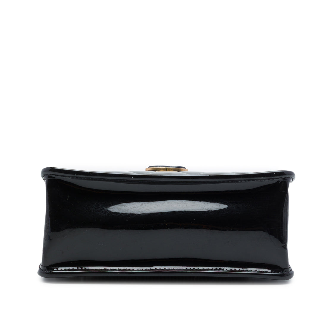 Chanel Mini Matelassé Cuir verni Graphic Catch à rabat