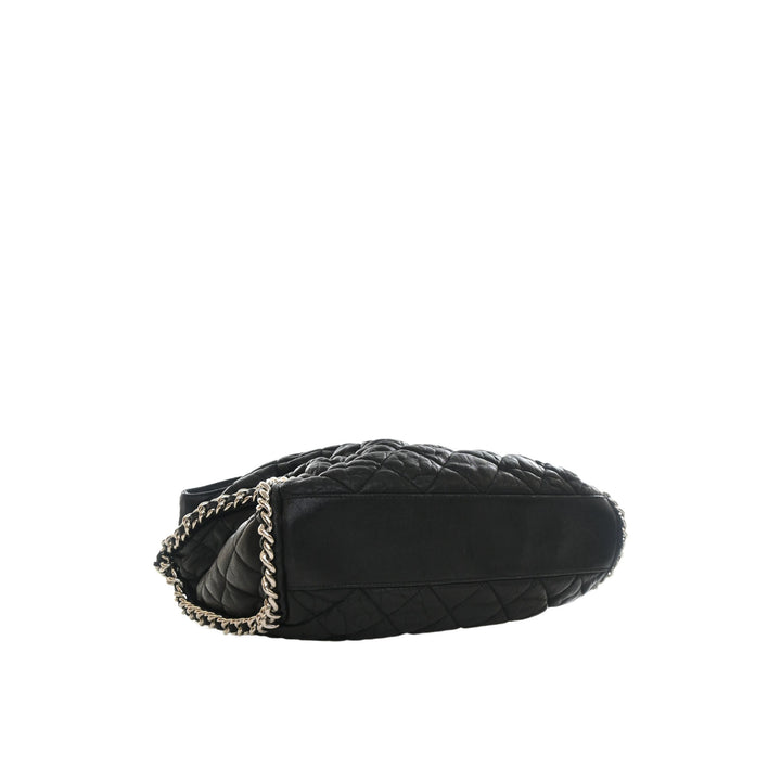 Chanel Matelassé Washed Sac rond à chaîne Hobo Cuir d'agneau Noir – vue 12 – GABY PARIS