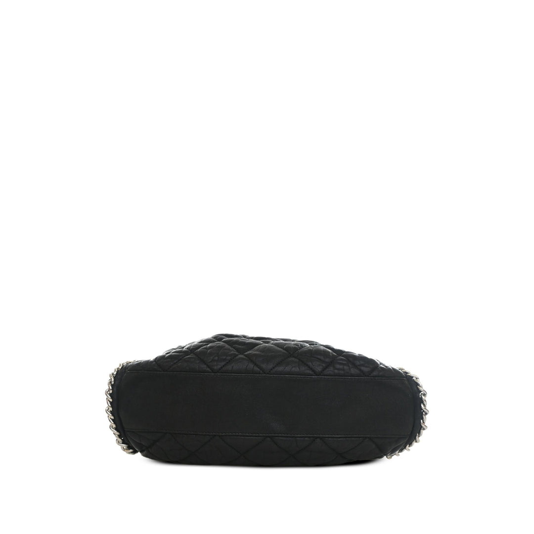 Chanel Matelassé Washed Sac rond à chaîne Hobo Cuir d'agneau Noir – vue 3 – GABY PARIS