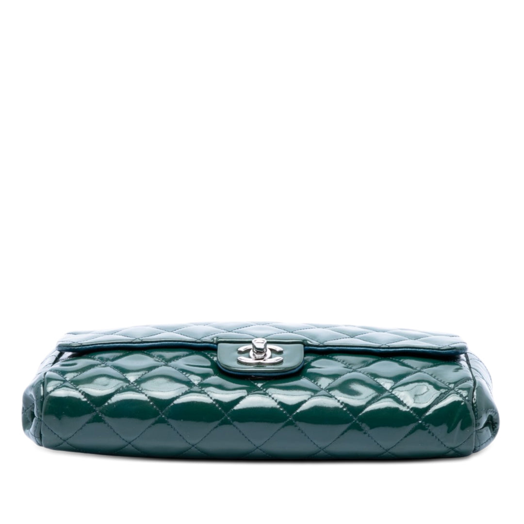 Chanel CC Matelassé Cuir verni Pochette avec chaîne