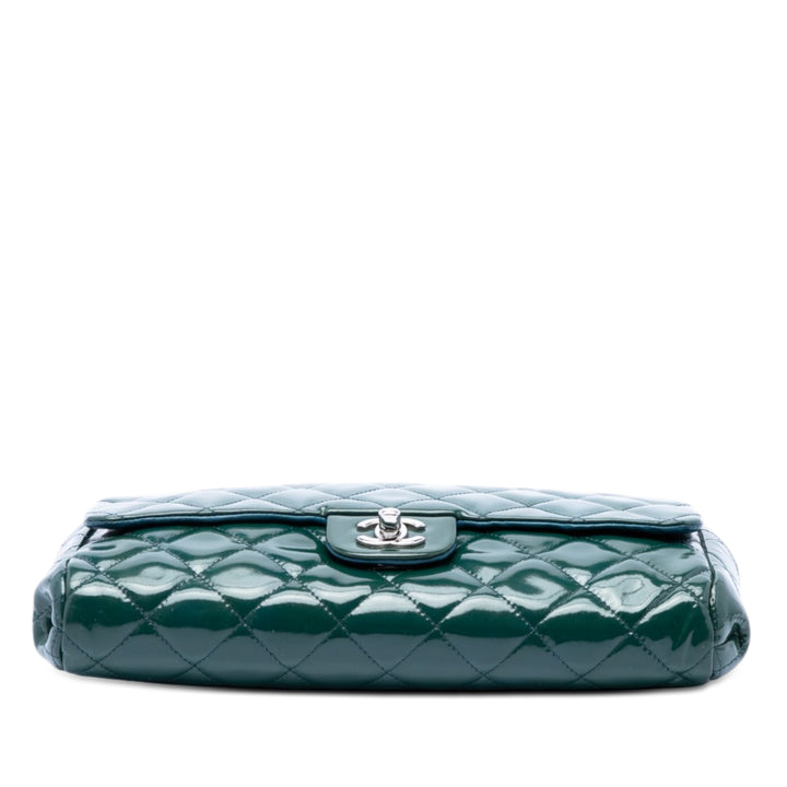Chanel CC Matelassé Cuir verni Pochette avec chaîne