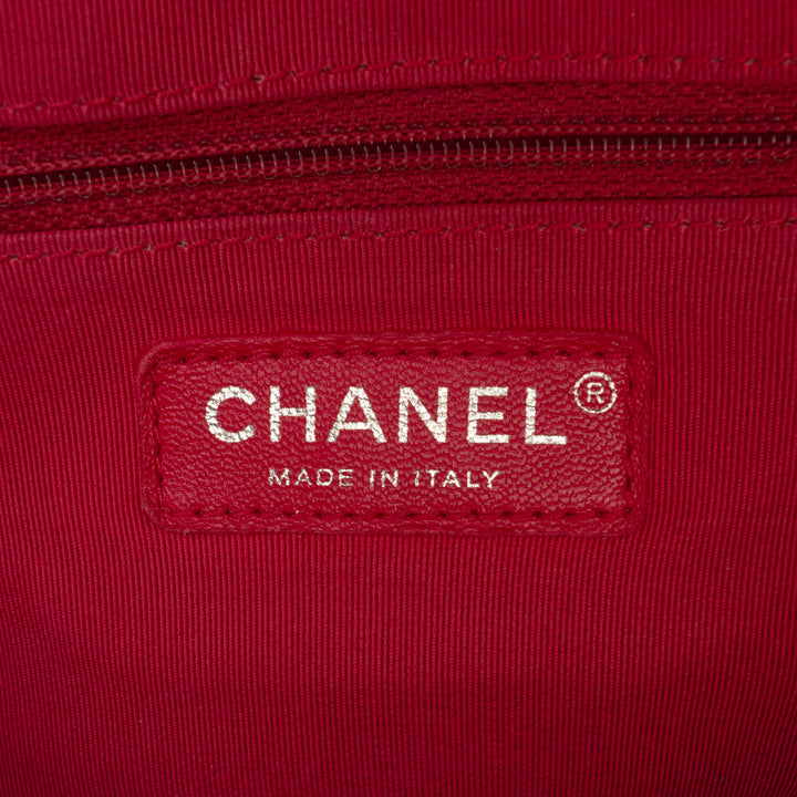 Chanel Medium Iridescent Cuir de veau Gabrielle Sac porté croisé