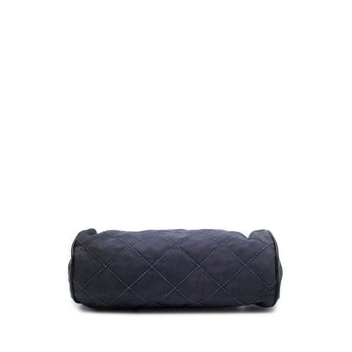 Prada Pochette Impuntu Barrel Tessuto Bleu – vue 3 – GABY PARIS
