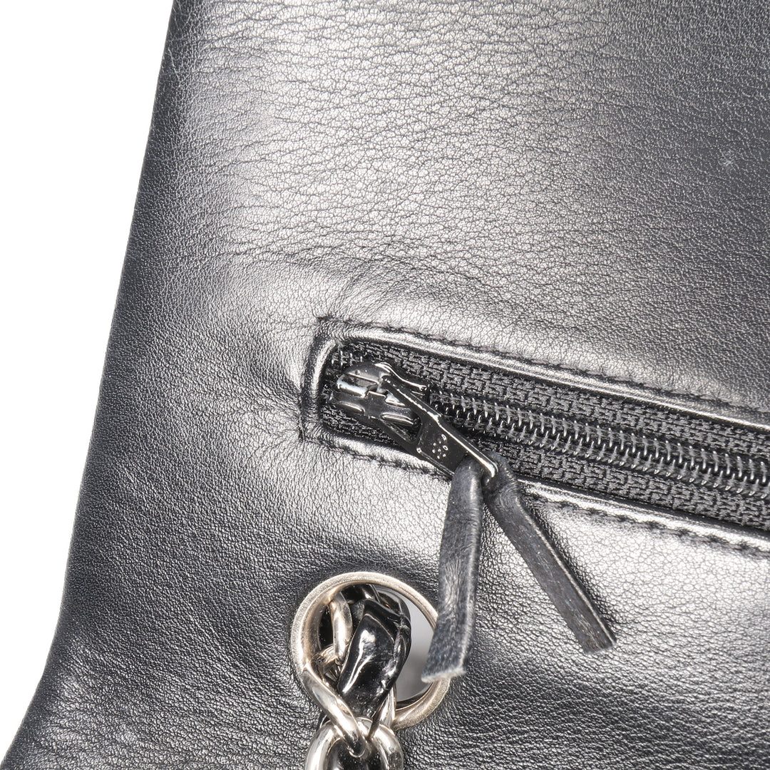 Medium Classic Patent Double Flap Black - Gaby Paris
