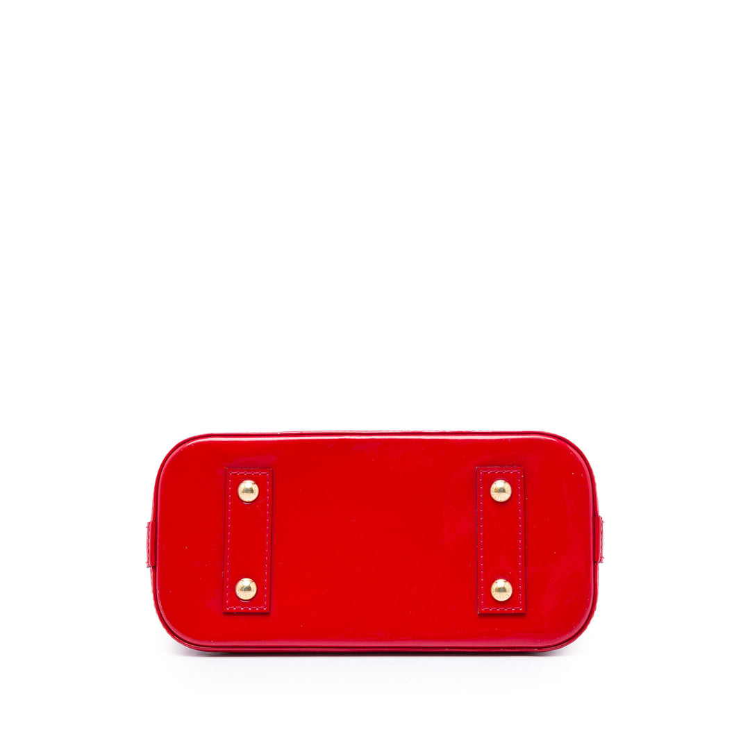 Louis Vuitton Alma BB Cuir verni Monogram Rouge – vue 3 – GABY PARIS
