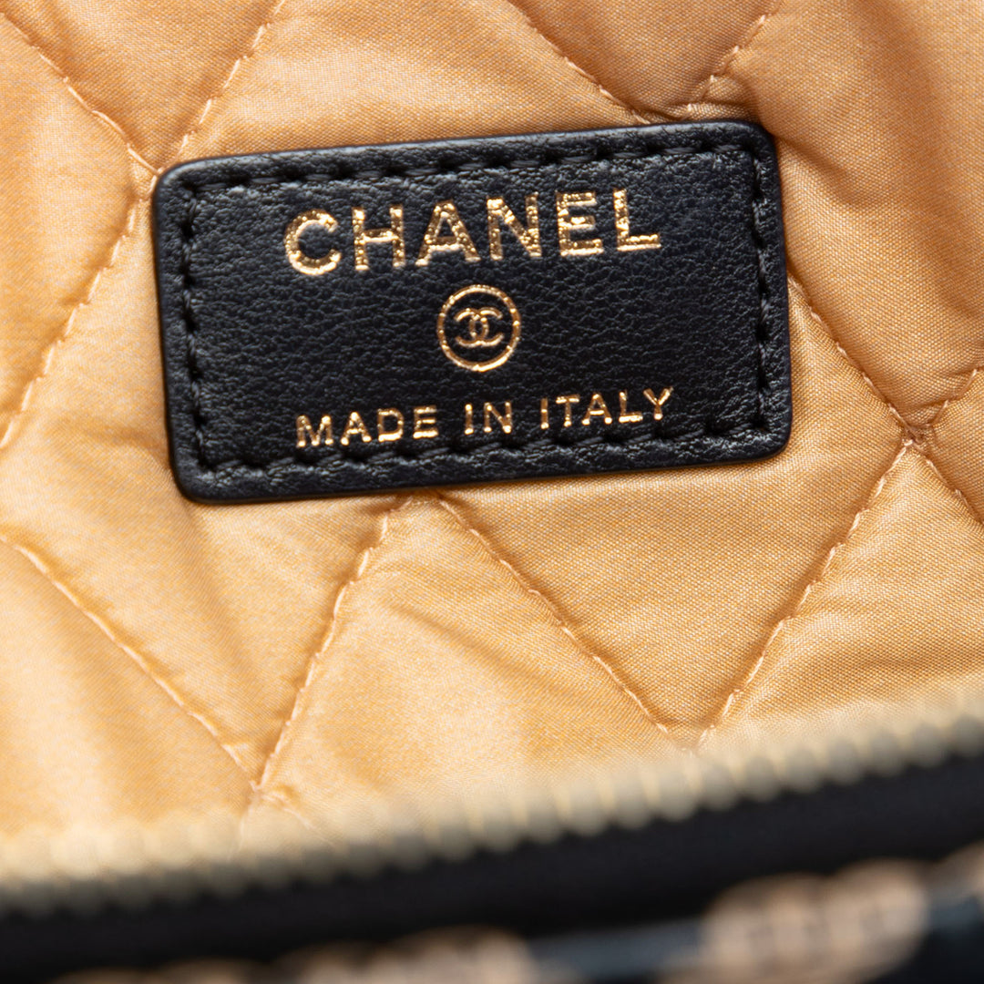 Chanel Large Matelassé Cuir d’agneau Cross Stitch O Étui Pochette