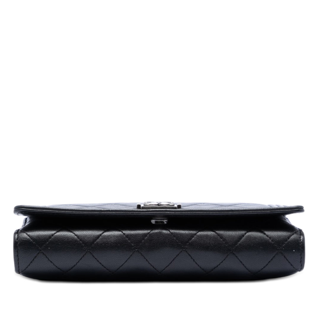 Chanel Matelassé Cuir d’agneau Boy Wallet on Chain