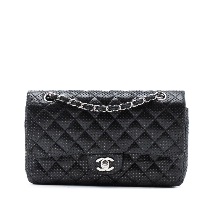Chanel Medium Classic perforé Cuir d’agneau Double rabat