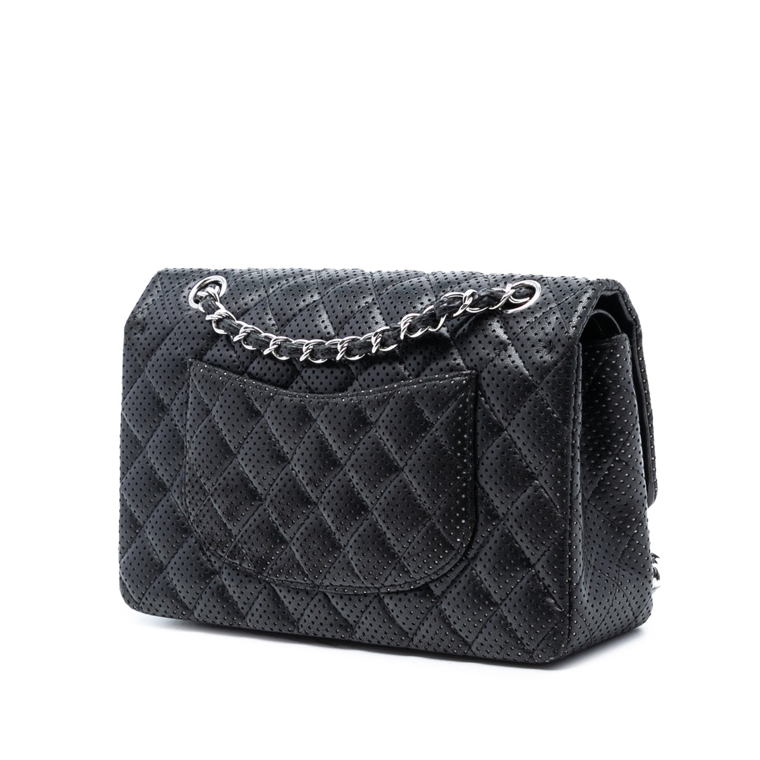 Chanel Medium Classic perforé Cuir d’agneau Double rabat