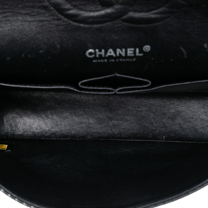 Chanel Medium Classic perforé Cuir d’agneau Double rabat