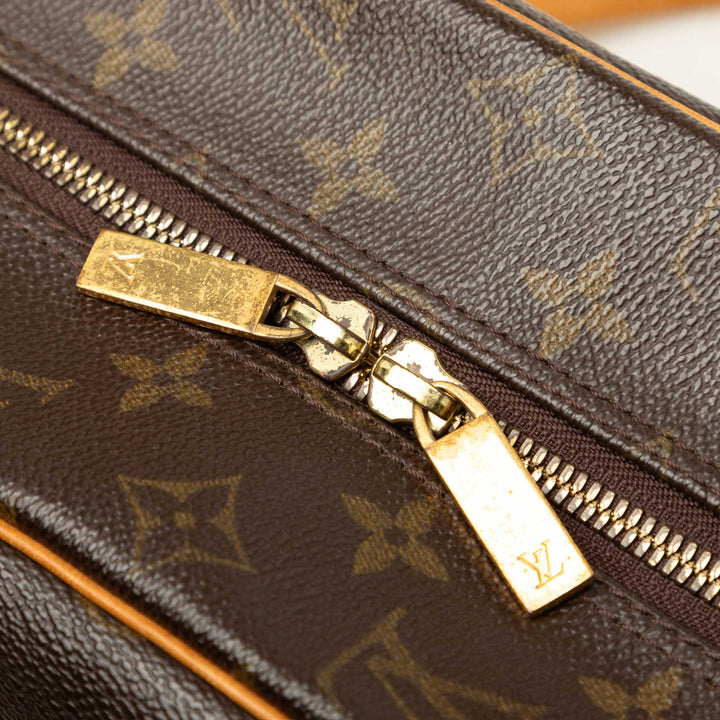 Cite GM Monogram Marron