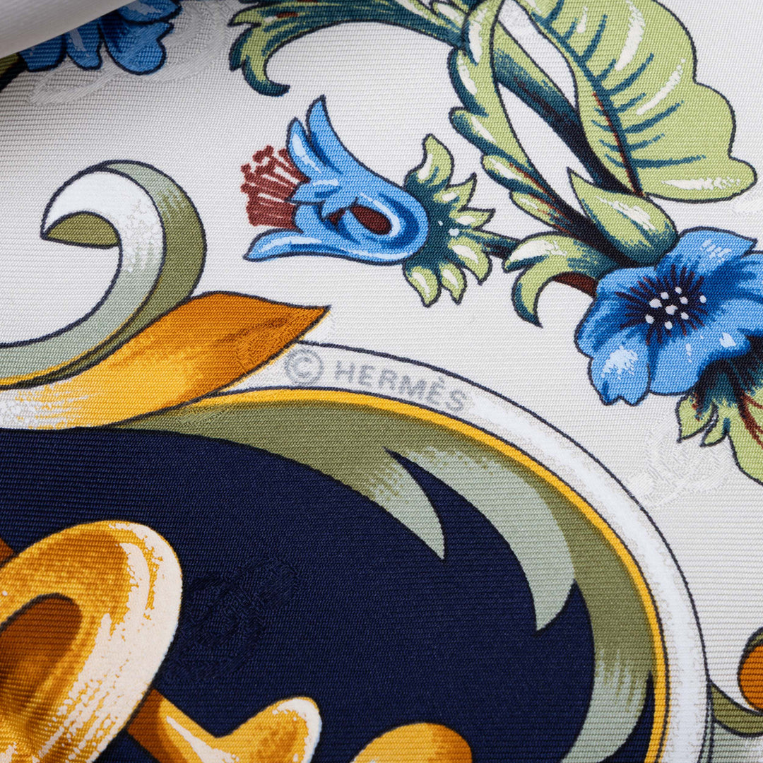 Hermès Carré Orgauphone et Autres Mecaniques 90 Bleu – vue 4 – GABY PARIS