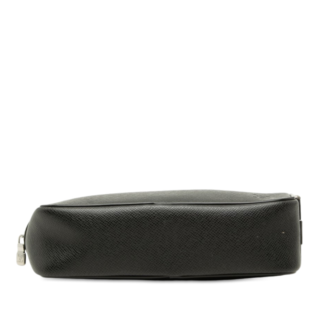 Louis Vuitton Taiga Pochette Kaluga Noir – vue 3 – GABY PARIS