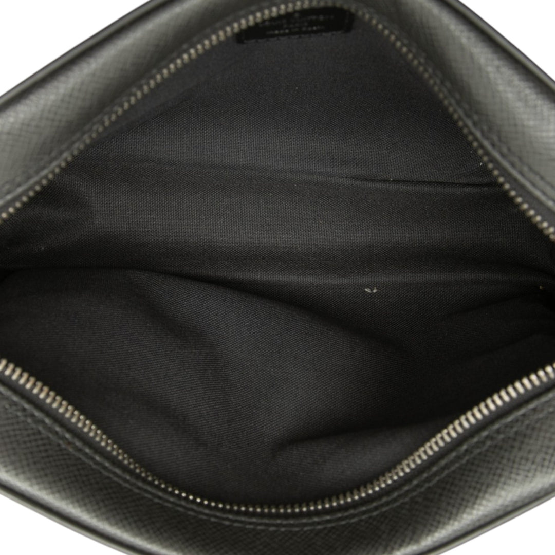 Louis Vuitton Taiga Pochette Kaluga Noir – vue 4 – GABY PARIS