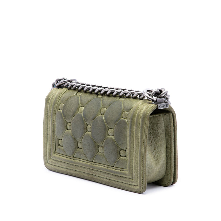 Chanel Sac bandoulière Matelassé Chesterfield Boy à rabat Petit Cuir de veau Vert – vue 2 – GABY PARIS