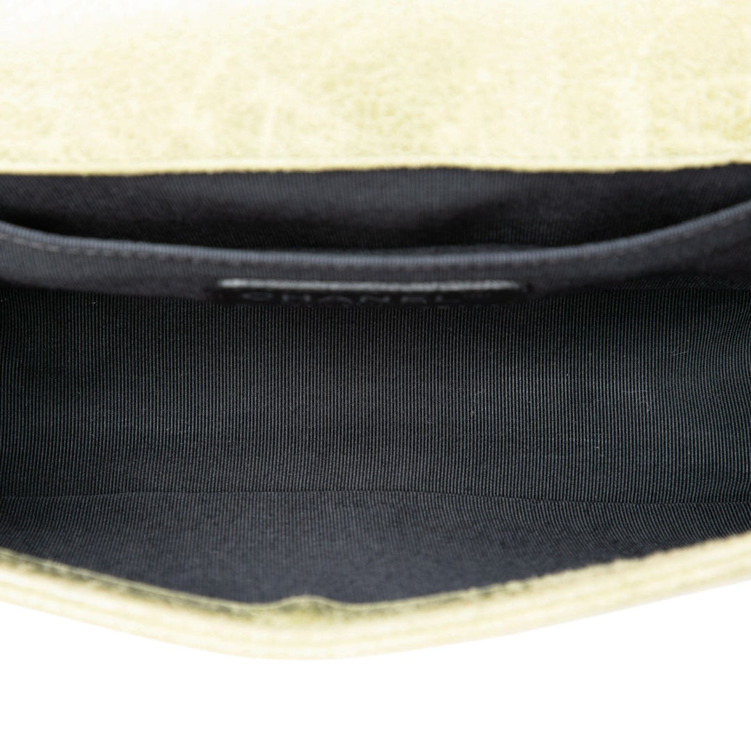 Chanel Sac bandoulière Matelassé Chesterfield Boy à rabat Petit Cuir de veau Vert – vue 4 – GABY PARIS