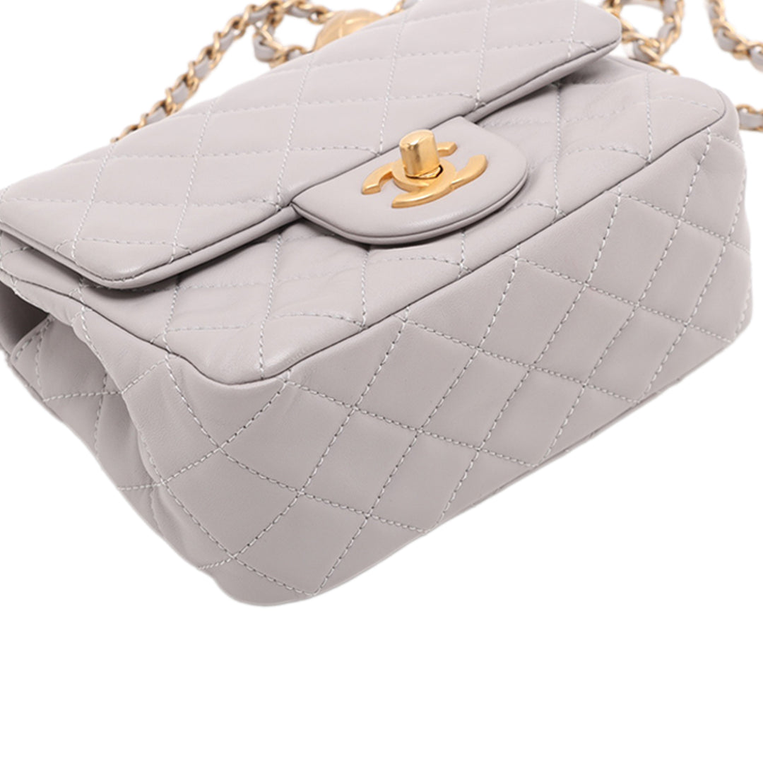 Chanel Mini Square Classic Cuir d’agneau Perle Crush Simple rabat