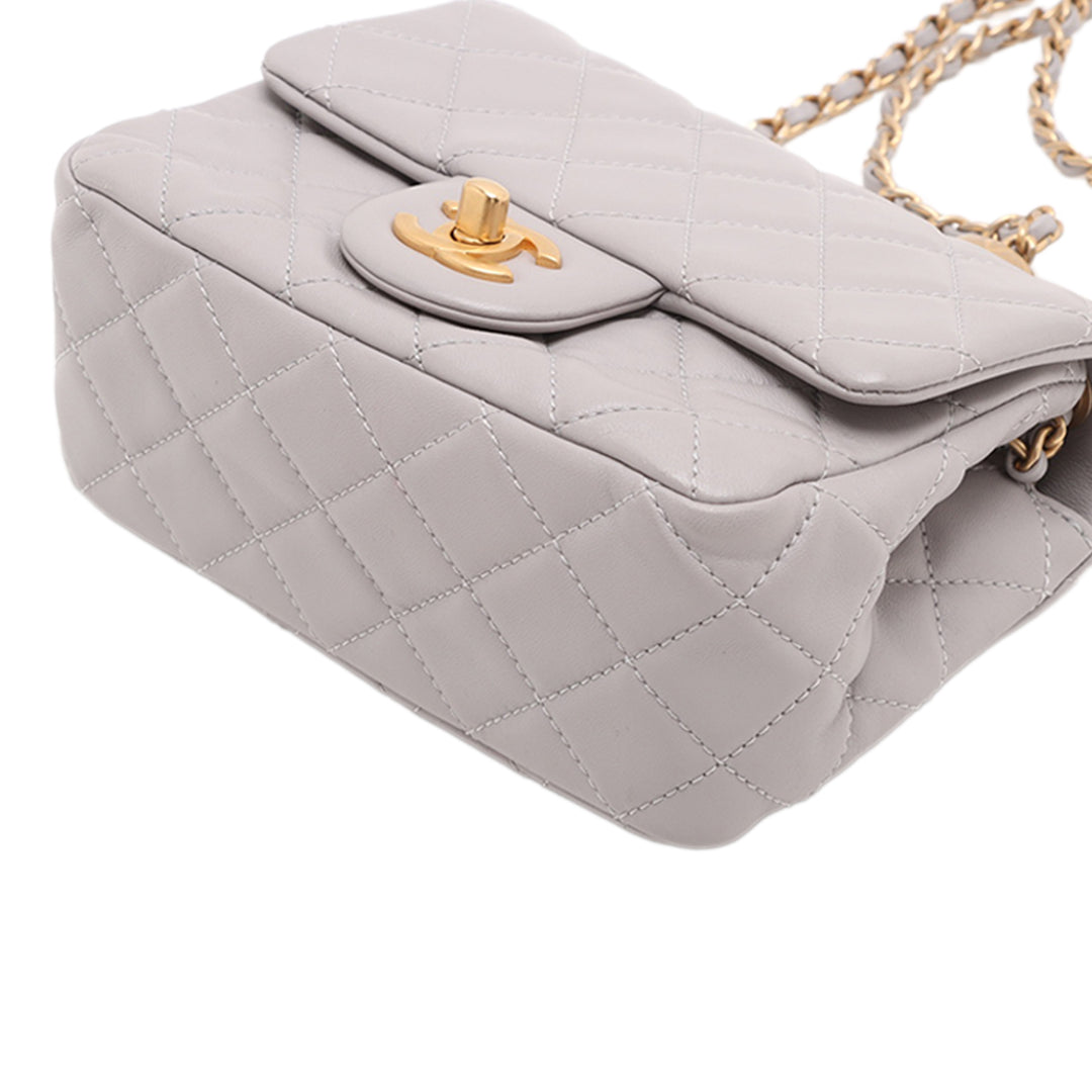 Chanel Mini Square Classic Cuir d’agneau Perle Crush Simple rabat