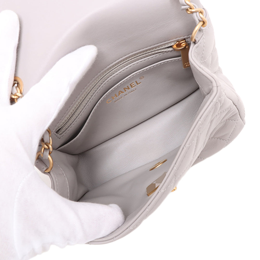 Chanel Mini Square Classic Cuir d’agneau Perle Crush Simple rabat