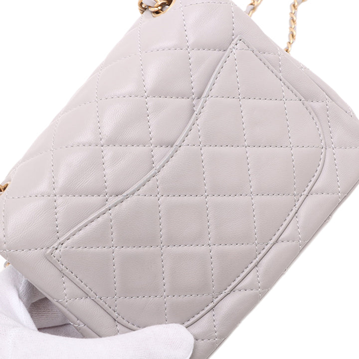 Chanel Mini Square Classic Cuir d’agneau Perle Crush Simple rabat
