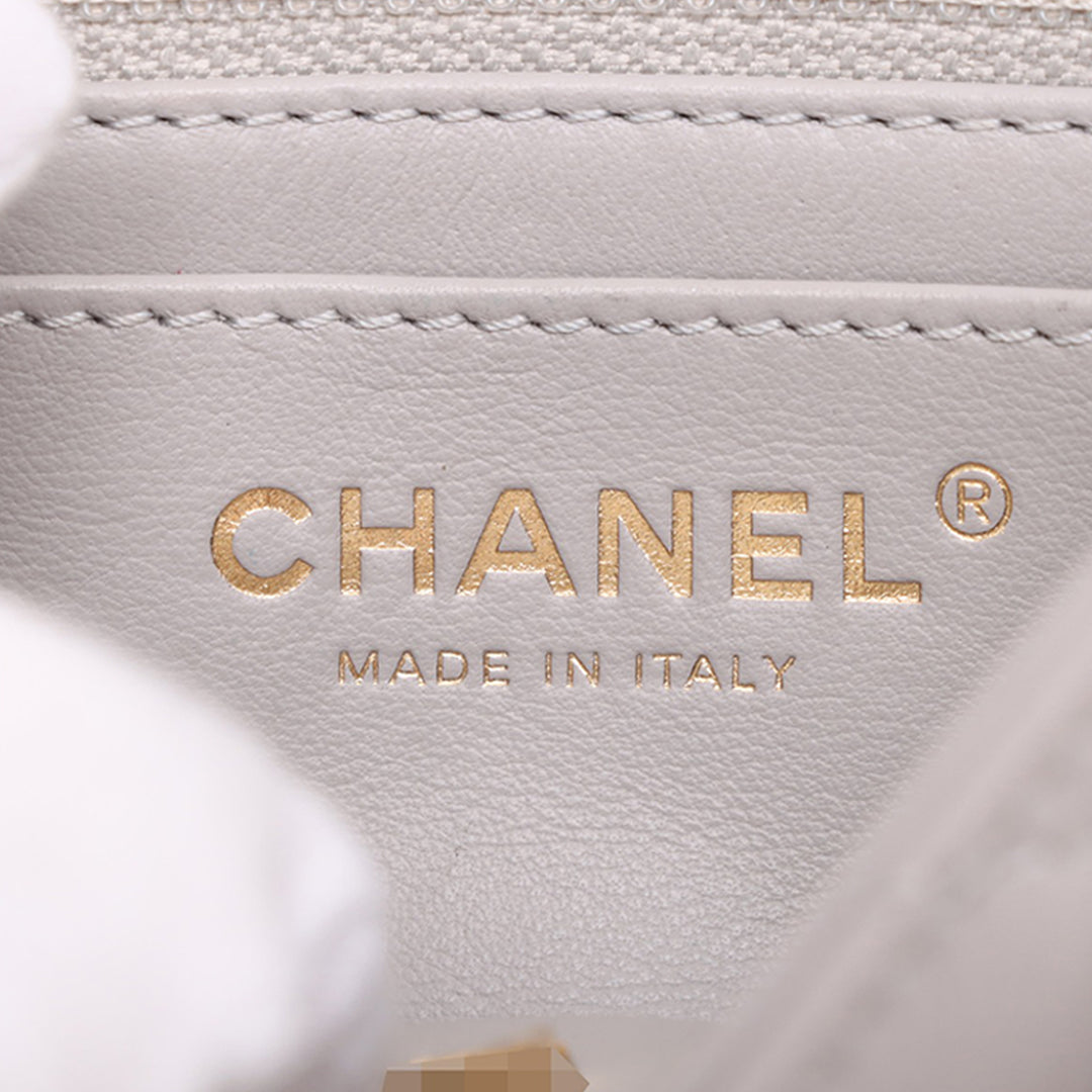 Chanel Mini Square Classic Cuir d’agneau Perle Crush Simple rabat