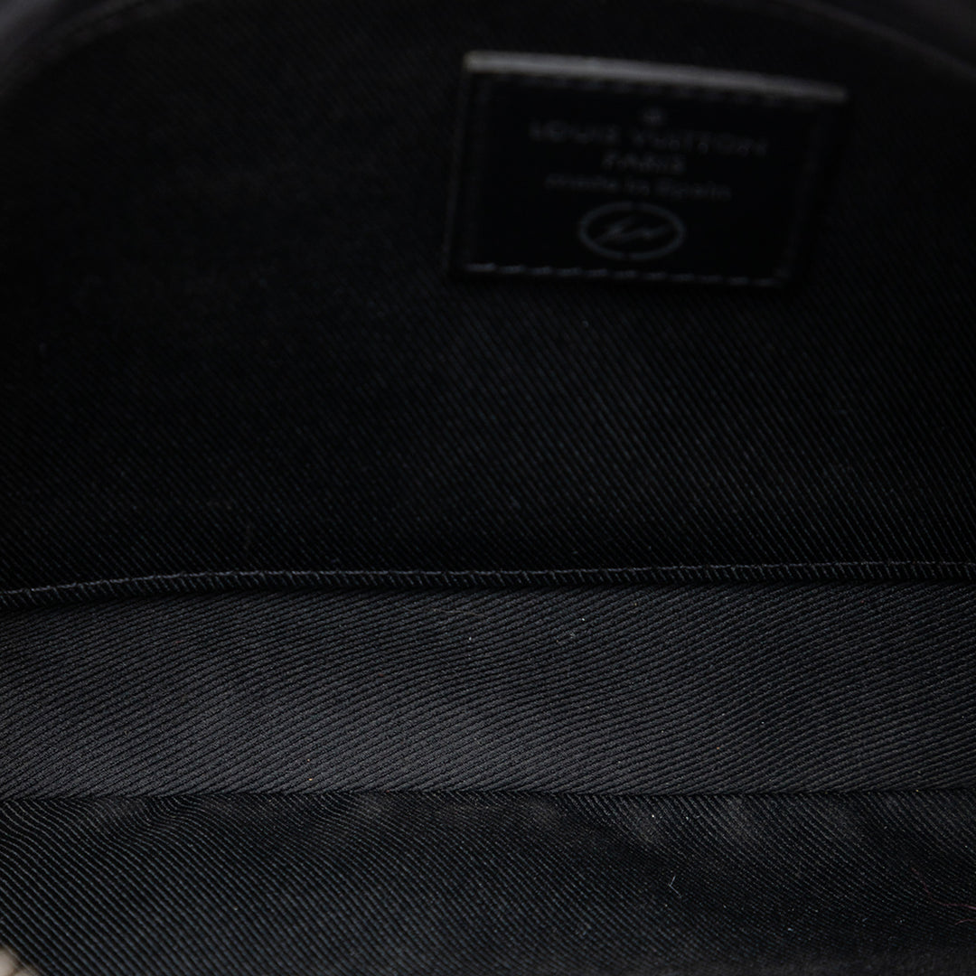 Louis Vuitton Monogram Eclipse Flash Fragment iPad Étui