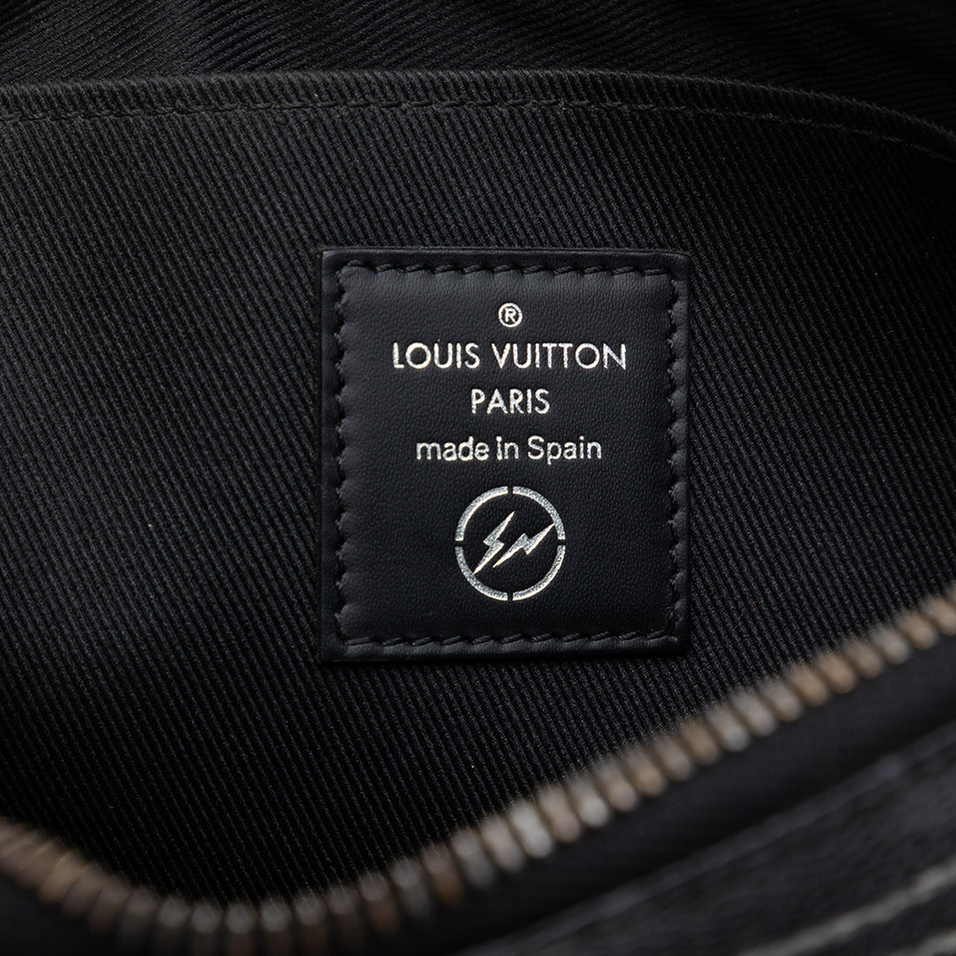 Louis Vuitton Monogram Eclipse Flash Fragment iPad Étui