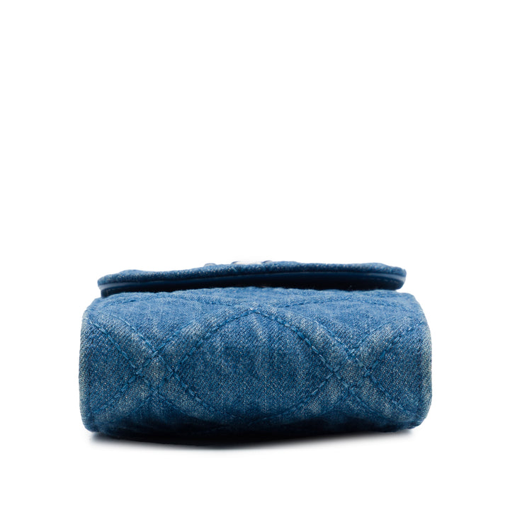 Chanel Jean 19 Phone Holder avec chaîne