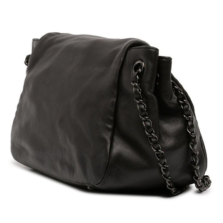 Chanel Cuir d’agneau clouté CC Accordion à rabat