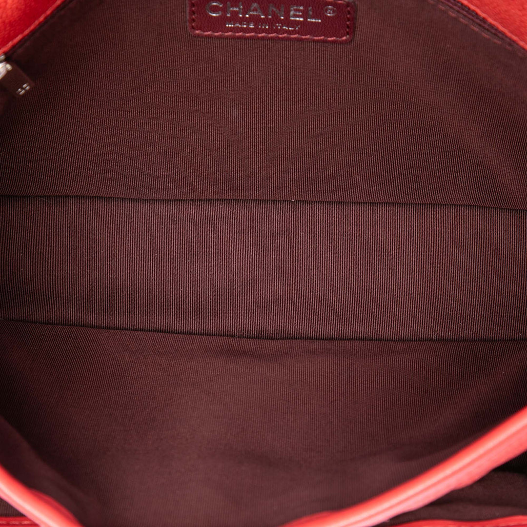 Chanel Matelassé French Riviera à rabat Moyen Cuir caviar Rouge – vue 4 – GABY PARIS