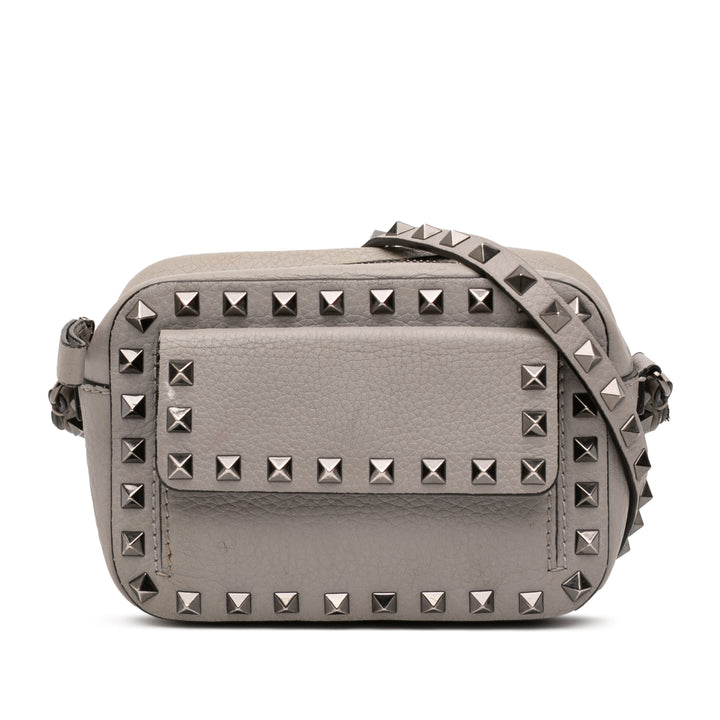Pebbled Rockstud à rabat Poche Sac caméra Cuir de veau Gris