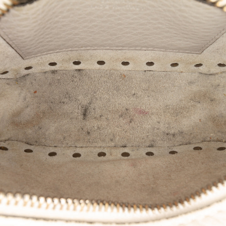 Pebbled Rockstud à rabat Poche Sac caméra Cuir de veau Gris