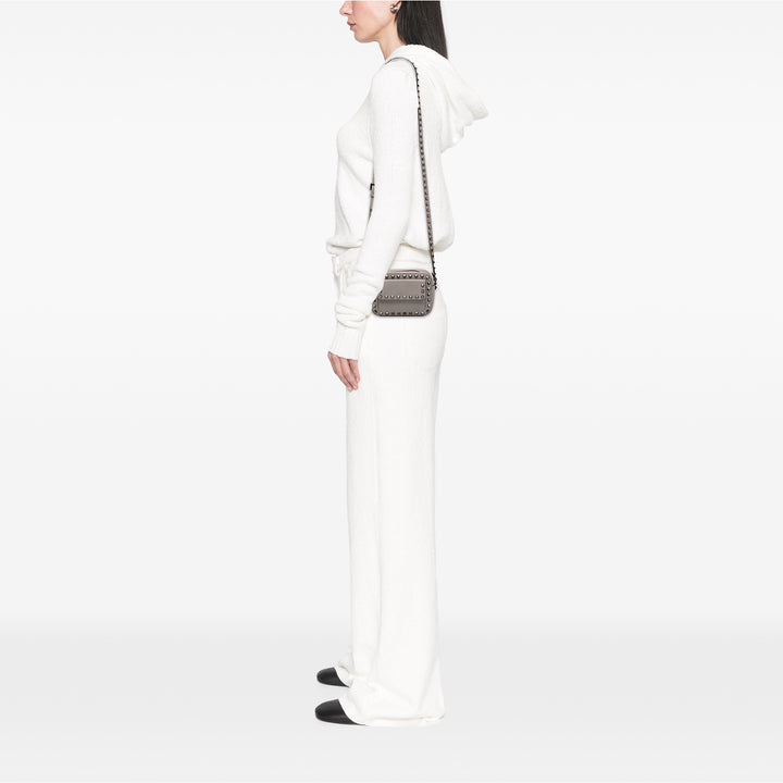 Pebbled Rockstud à rabat Poche Sac caméra Cuir de veau Gris