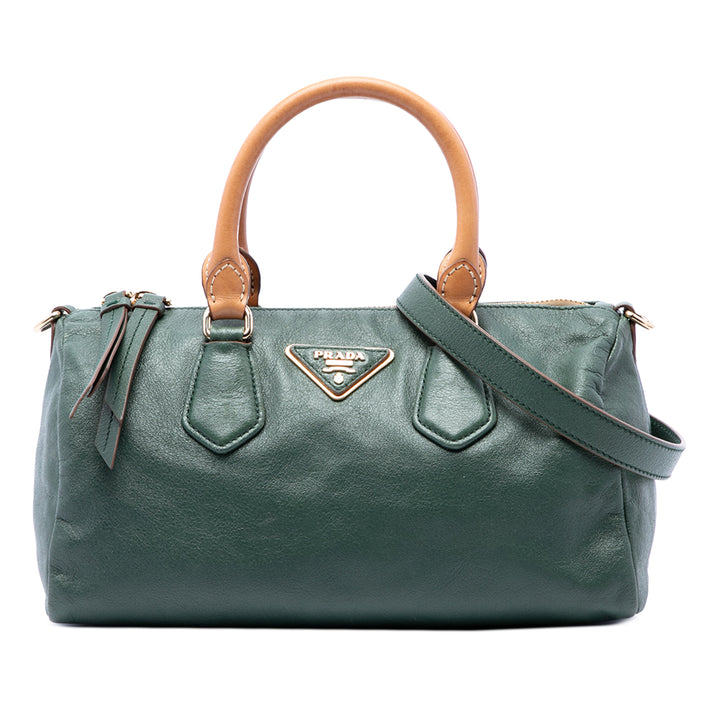 Prada Sac à main Souple Evasion Petit Cuir de veau Vert – vue principale – GABY PARIS