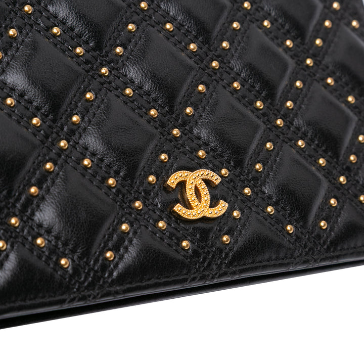 Chanel Cuir d’agneau Studded Diamond Stitch Portefeuille On Chain Noir – GABY PARIS Authentique