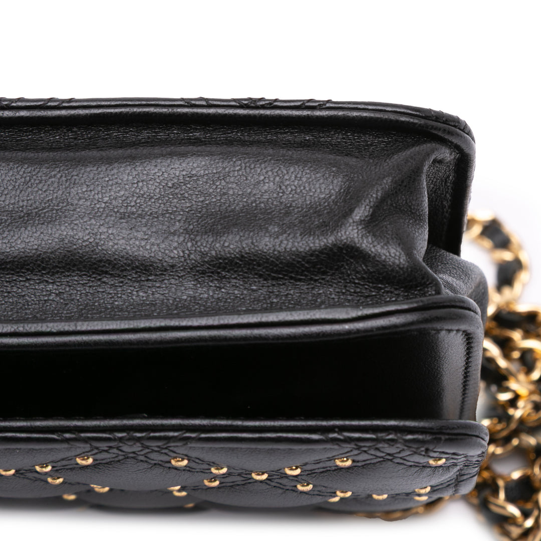 Chanel Cuir d’agneau Studded Diamond Stitch Portefeuille On Chain Noir – GABY PARIS Authentique