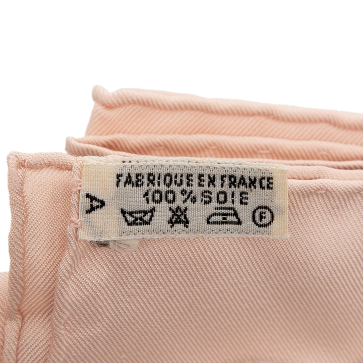 Hermès La Promenade De Longchamps Soie Foulard Rose – GABY PARIS Authentique