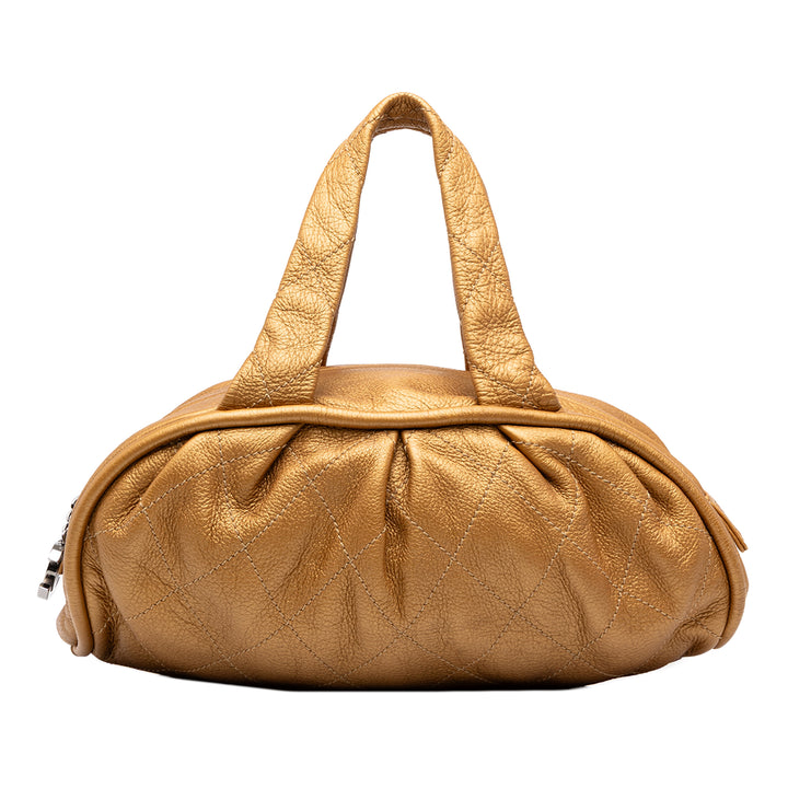 Chanel Matelassé Métallisé Le Marais Bowler Sac Petit Cuir de veau Doré – vue principale – GABY PARIS