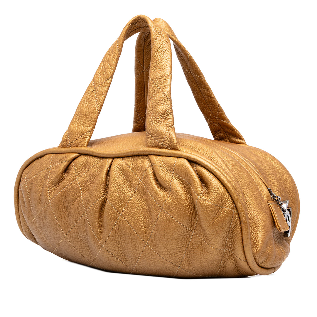 Chanel Matelassé Métallisé Le Marais Bowler Sac Petit Cuir de veau Doré – vue 2 – GABY PARIS