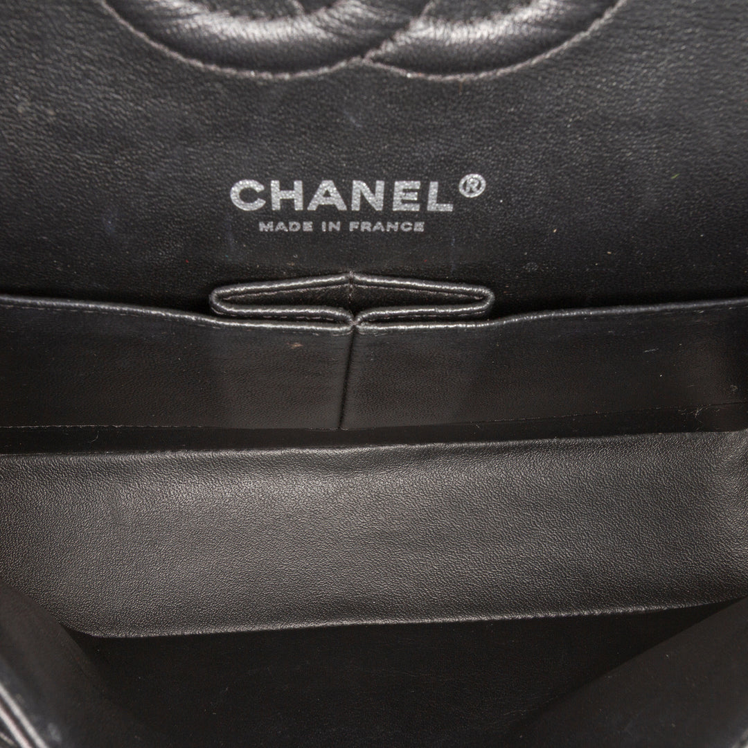 Chanel Medium Classic Chevron Cuir d’agneau Double rabat Noir – GABY PARIS Authentique