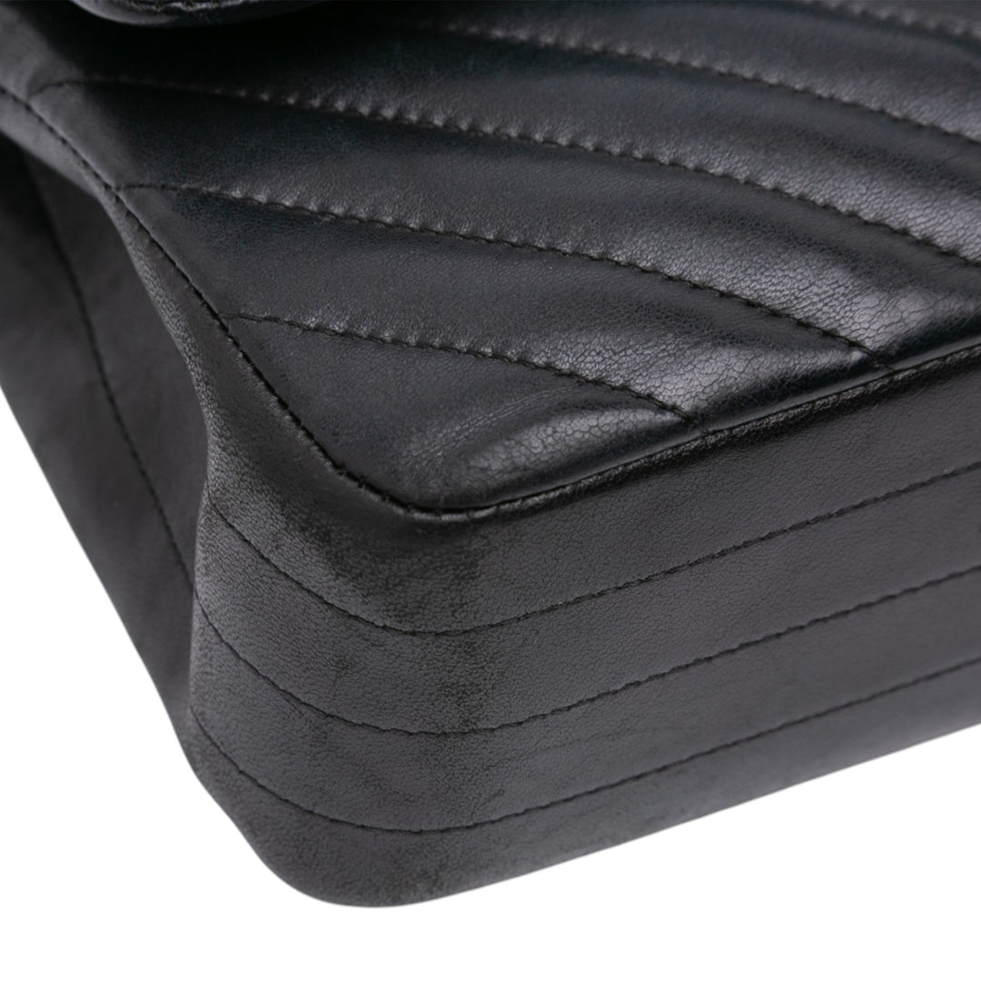 Chanel Medium Classic Chevron Cuir d’agneau Double rabat Noir – GABY PARIS Authentique
