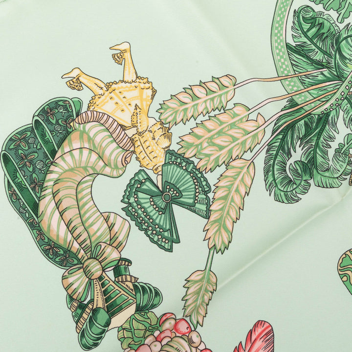 Hermès Carré Chapeau 90 Vert – vue 4 – GABY PARIS