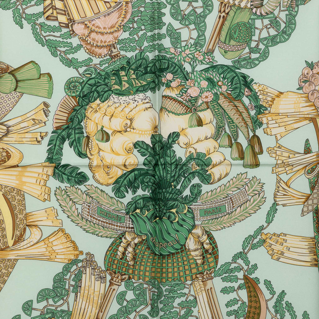 Hermès Carré Chapeau 90 Vert – vue 7 – GABY PARIS