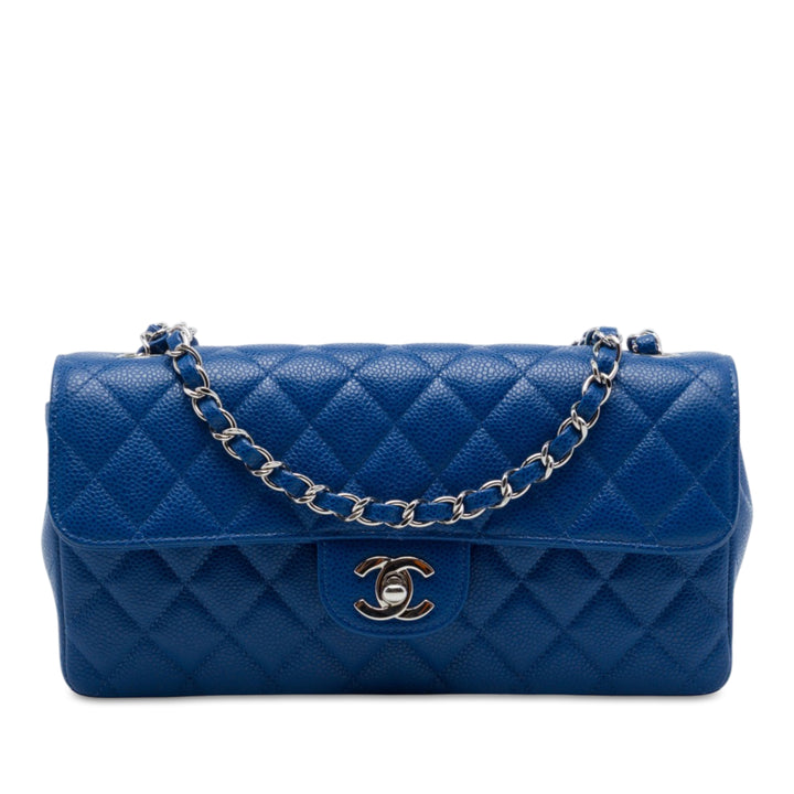 Chanel Classic East West Rabat simple Cuir caviar Bleu – vue principale – GABY PARIS