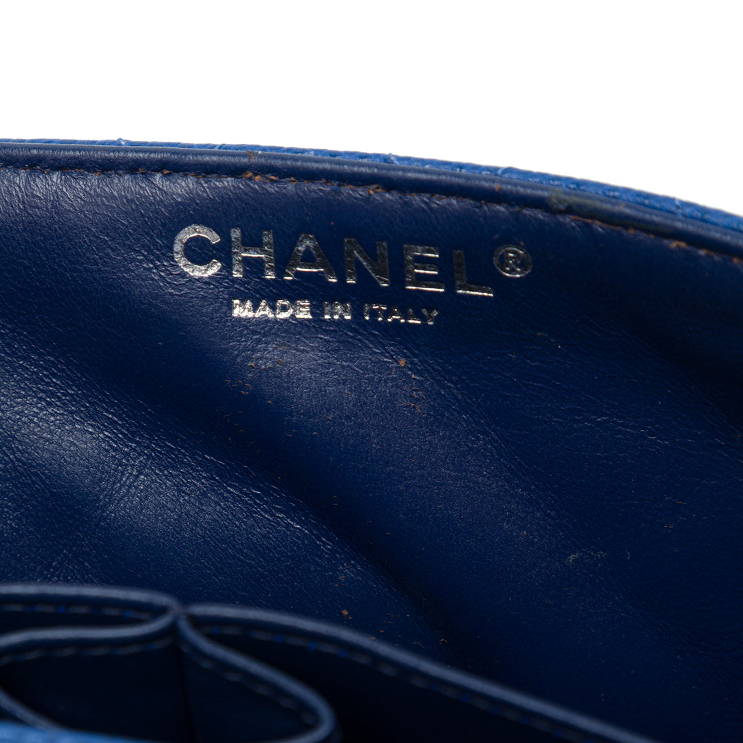 Chanel Classic East West Rabat simple Cuir caviar Bleu – vue 5 – GABY PARIS