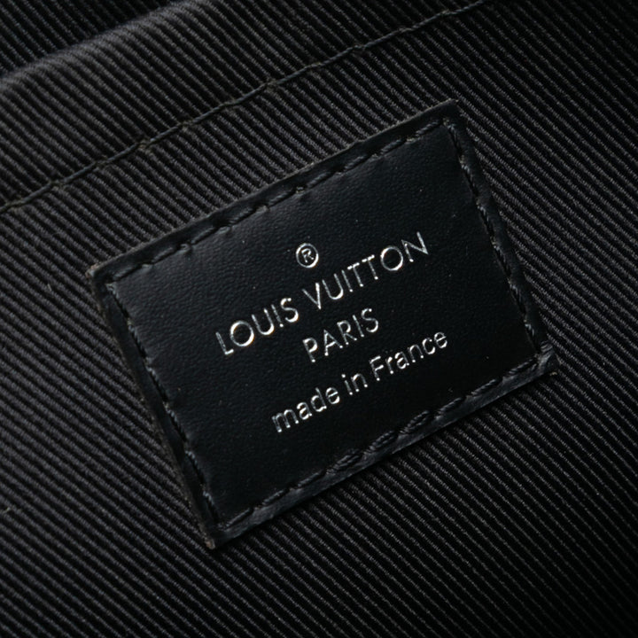Louis Vuitton Monogram Eclipse Discovery Pochette GM